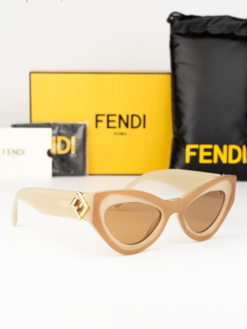 Fendi FF Diamonds Women Sunglasses Cat Eye Beige Brown FE40146I 57E BRAND NEW